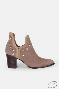Punky Boots Ante Beige Con Tacón Tachas Oro 7Cm