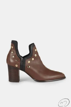 Punky Boots Avellana Con Tacón Tachas Oro 7Cm