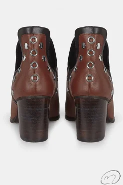 Punky Boots Avellana Con Tacón Tachas Plata 7Cm
